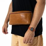 0096159152001---POCHETE-MASCULINA-DE-COURO-GRUMARI--CARAMELO--9-_H