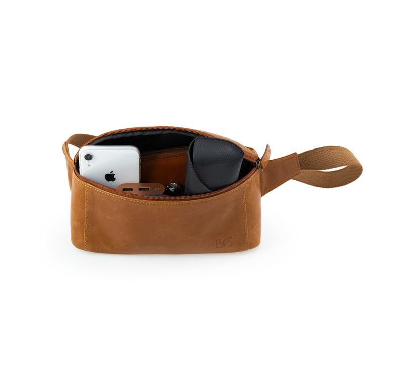 0096159152001---POCHETE-MASCULINA-DE-COURO-GRUMARI--CARAMELO--11-