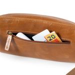 0096159152001---POCHETE-MASCULINA-DE-COURO-GRUMARI--CARAMELO--12-