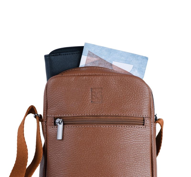 0181670152001---BOLSA-MASCULINA-DE-COURO-SHOULDER-GAVEA-CARAMELO--7-