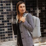 0231433178001---MOCHILA-EXECUTIVA-FEMININA-DONNA--CINZA-U_H