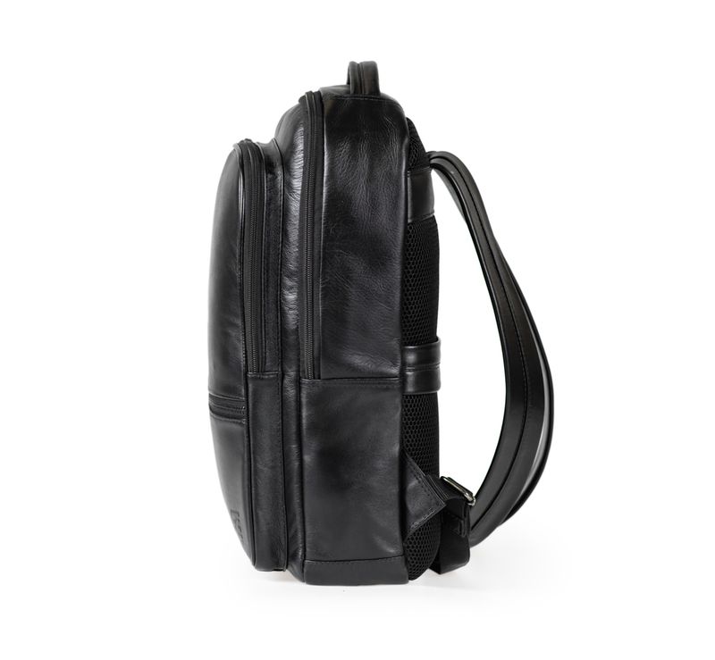 0226812458001---MOCHILA-MASCULINA-DE-COURO-JOA-PRETO-U--3-