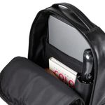 0226812458001---MOCHILA-MASCULINA-DE-COURO-JOA-PRETO-U--5-