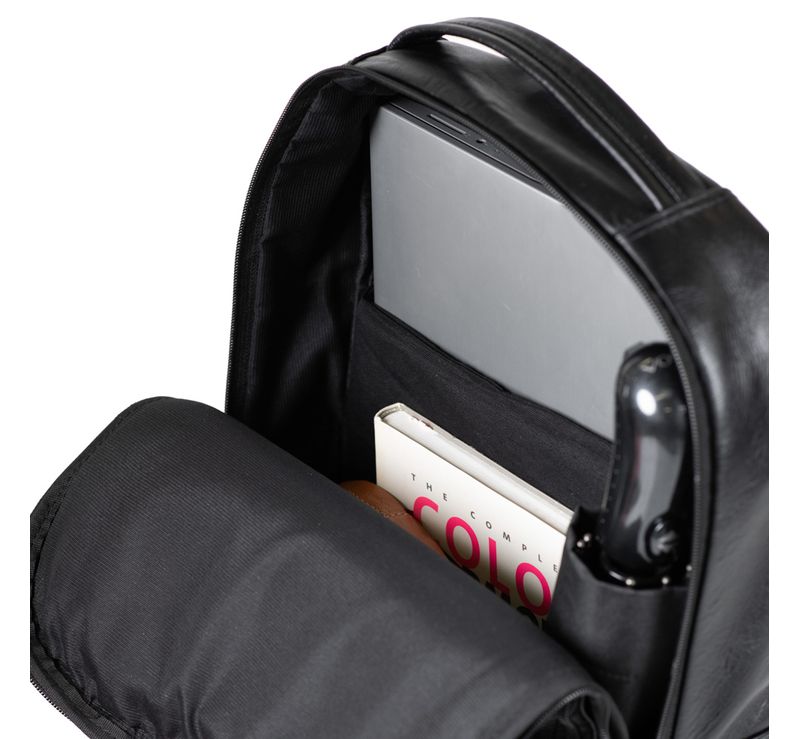 0226812458001---MOCHILA-MASCULINA-DE-COURO-JOA-PRETO-U--5-
