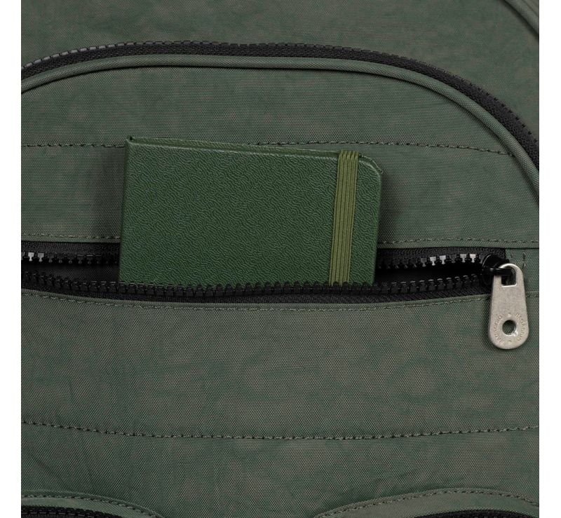0226043626001---MOCHILA-COLOR-BLOCK-25J--VERDE-ESCURO-U--7-