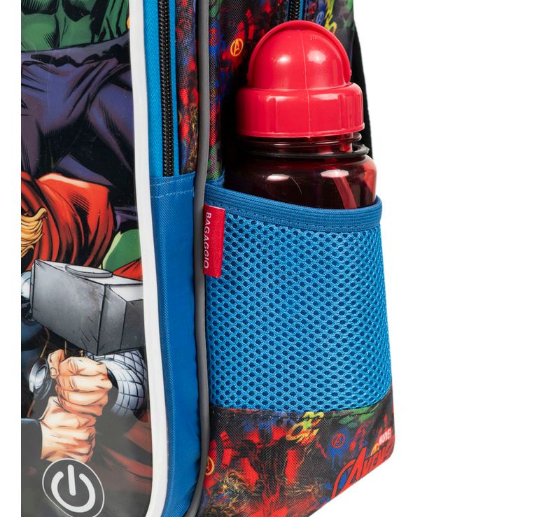 0226669458001---MOCHILA-VINGADORES-25P--PRETO-U--11-