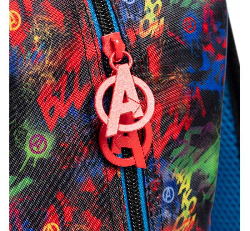 0226669458001---MOCHILA-VINGADORES-25P--PRETO-U--6-