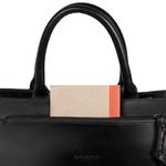 0280796458001---BOLSA-DE-MAO-PREMIUM-COURO-SOFT-GRANDE-PRETO--9-