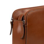 0280795152001---BOLSA-TIRACOLO-PREMIUM-COURO-SOFT-MEDIA--CARAMELO---7-