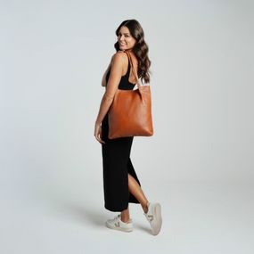 Bolsa de Ombro Feminina Grande de Couro Shopping Bag BG Caramelo