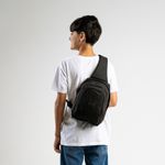 0226045458001---MOCHILA-TRANSV-BG-MESH-25J--PRETO-U_H--1-