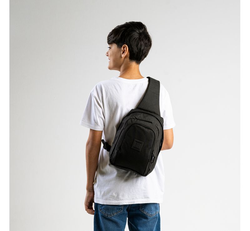 0226045458001---MOCHILA-TRANSV-BG-MESH-25J--PRETO-U_H--1-
