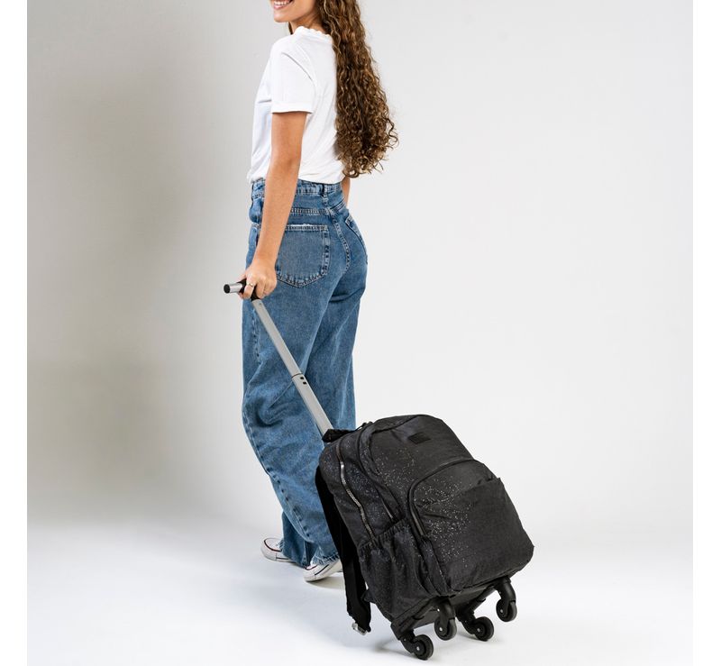 0226635458001---MOCHILA-FEMININA-C-4-RODAS-CRINKLE-GLITTER-24J--PRETO-U_H