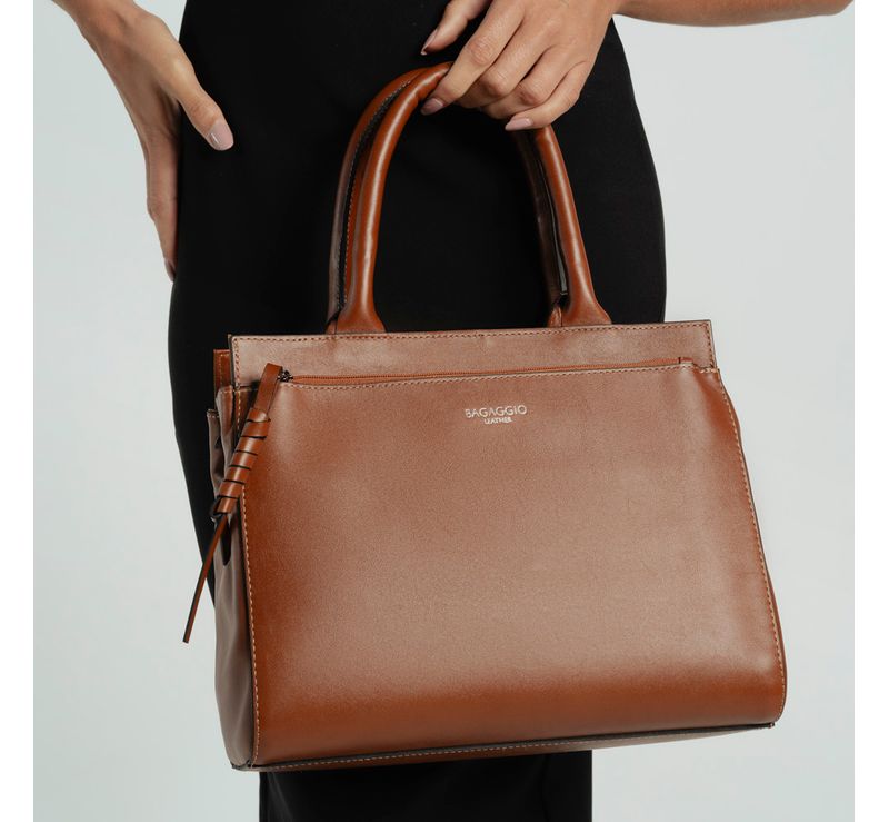0280796152001---BOLSA-DE-MAO-PREMIUM-COURO-SOFT-GRANDE--CARAMELO_H--2-