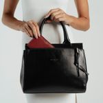 0280796458001---BOLSA-DE-MAO-PREMIUM-COURO-SOFT-GRANDE--PRETO_H--3-