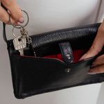 0280797458001---BOLSA-METALLIC-COURO-PEQUENA--PRETO_H--2-