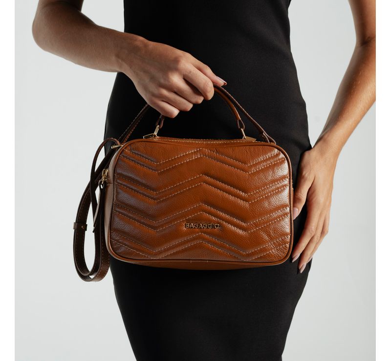 0280801152001---BOLSA-TIRACOLO-ZIG-ZAG-COURO-MATELASSE-MEDIA--CARAMELO_H--3-