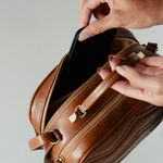 0280801152001---BOLSA-TIRACOLO-ZIG-ZAG-COURO-MATELASSE-MEDIA--CARAMELO_H--4-