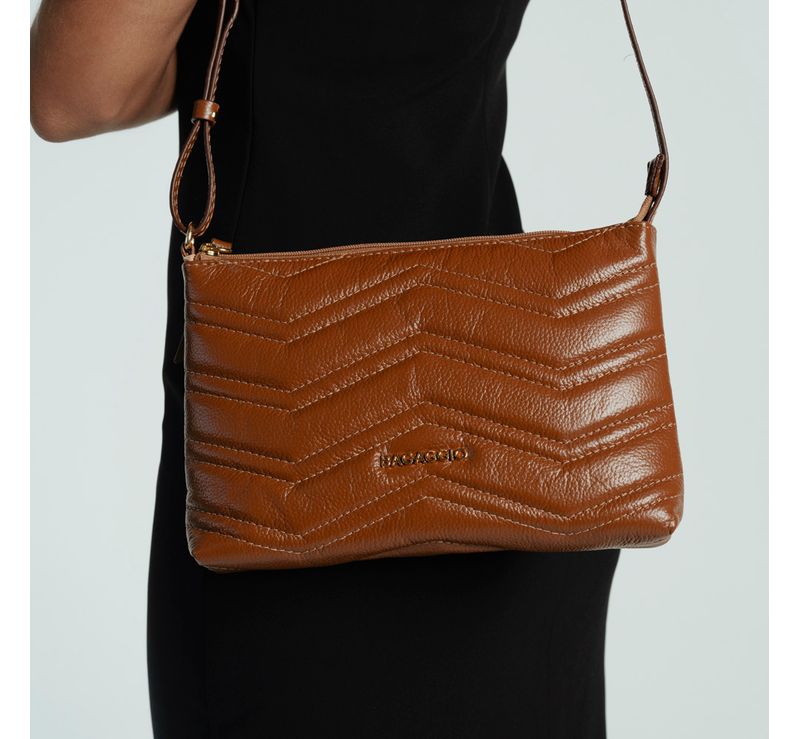 0280802152001---BOLSA-TIRACOLO-ZIG-ZAG-COURO-MATELASSE-PEQUENA--CARAMELO_H--2-