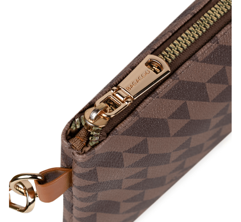 0146507346001---NECESSAIRE-MONOGRAMA-COM-ALCA-BG--MARROM--4-.png