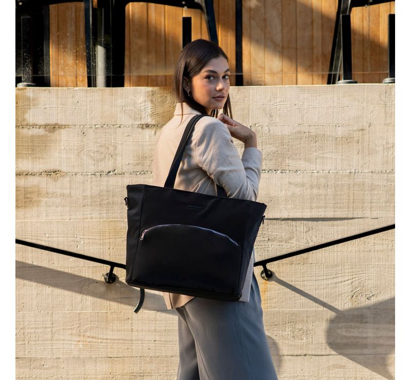 0280752458001---Bolsa-Executiva-Grande-Feminina-Donna-Preta_H