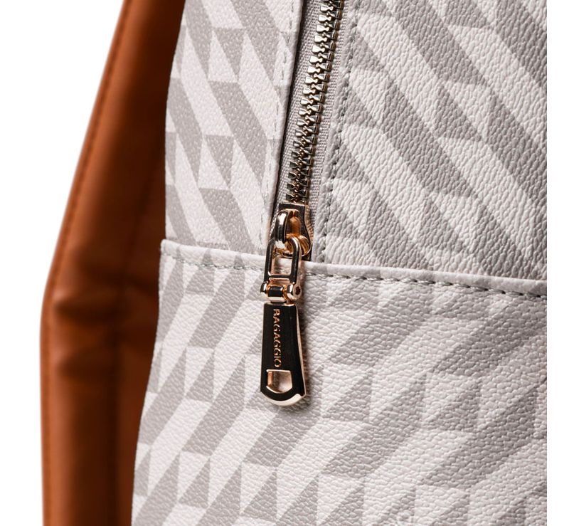 0226815071001---MOCHILA-MONOGRAMA-BG--BEGE--5-.JPG