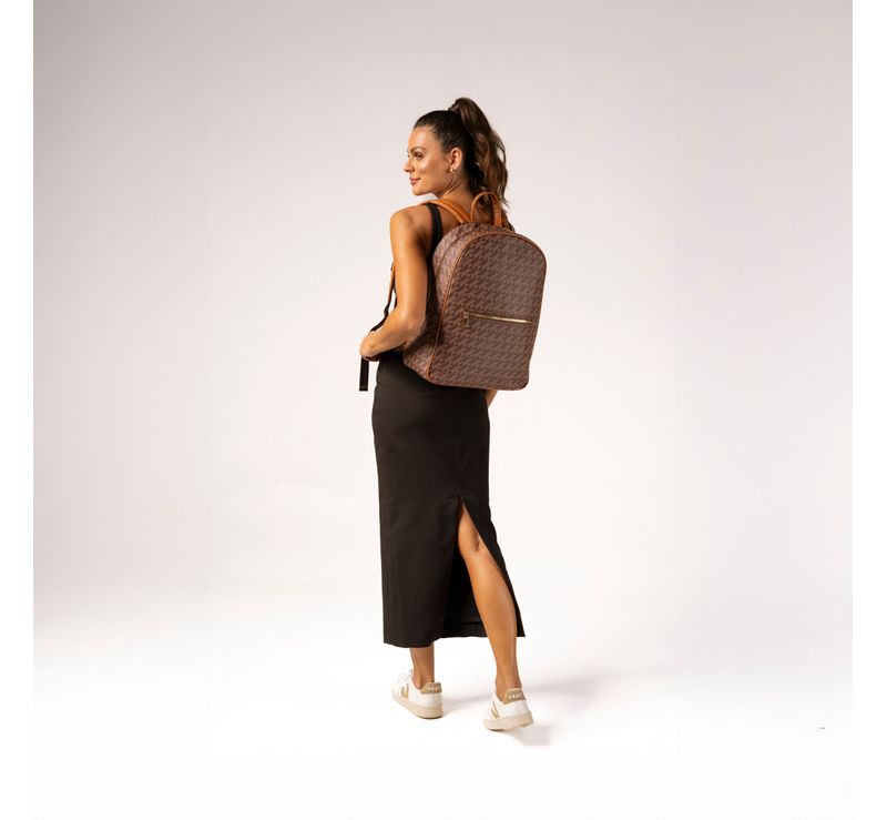 0226815346001 - MOCHILA FEMININA MEDIA MONOGRAMA BG  MARROM_H.JPG