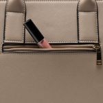 0280808236001---BOLSA-DE-MAO-SAFFIANO--FENDI--7-.JPG