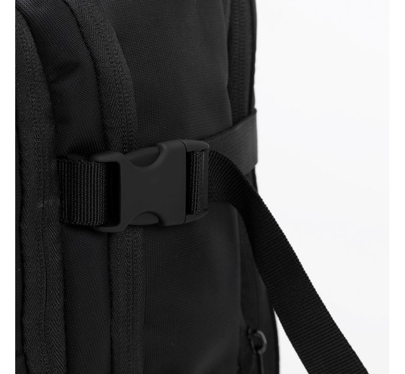 0239383458001---MOCHILA-EXECUTIVA-MASCULINA-ROAD--PRETO-U--6-.JPG