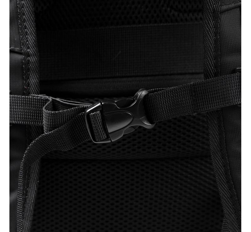 0239383458001---MOCHILA-EXECUTIVA-MASCULINA-ROAD--PRETO-U--9-.JPG