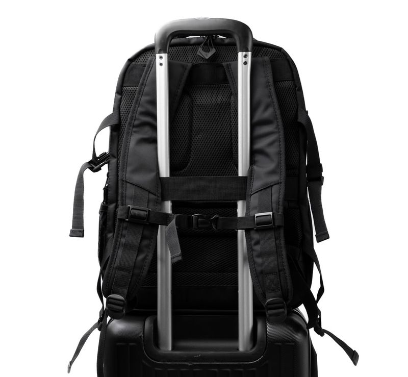 0239383458001---MOCHILA-EXECUTIVA-MASCULINA-ROAD--PRETO-U--26-.JPG