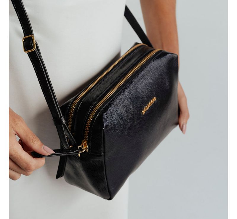 0280800458001---BOLSA-TIRACOLO-LISA-COURO-BASIC-PEQUENA--PRETO-U_H--2-