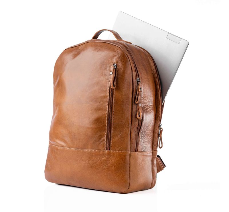 Mochila-Masculina-de-Couro-para-Notebook-Arpoador-Caramelo0232906152001--4-