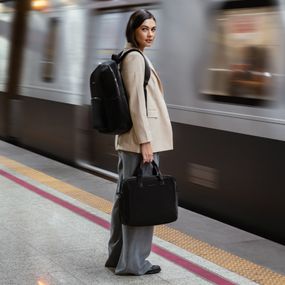 Mochila de Viagem Feminina Executiva Grande para Notebook Donna Preta