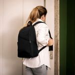 0226712458001---MOCHILA-FEMININA-EXECUTIVA-PEQUENA-PARA-NOTEBOOK-ELEGANCE--PRETA_H.JPG