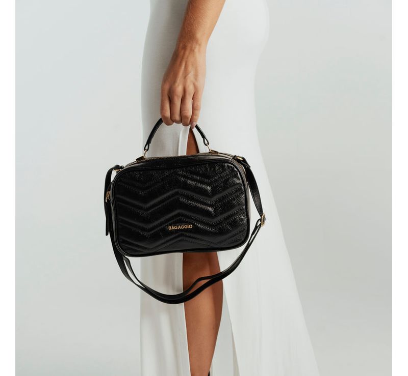0280801458001---BOLSA-TIRACOLO-ZIG-ZAG-COURO-MATELASSE-MEDIA--PRETO_H--2-