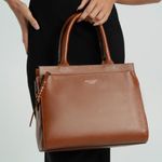 0280796152001---BOLSA-DE-MAO-PREMIUM-COURO-SOFT-GRANDE--CARAMELO_H--2-