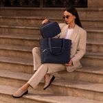 0146508038001-0280752038001---NECESSAIRE-DE-VIAGEM-FEMININA-GRANDE-E-BOLSA-EXECUTIVA-GRANDE-FEMININA-DONNA--AZUL-MARINHO_H.JPG
