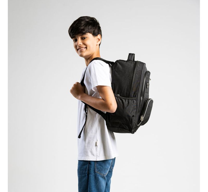 0226043458001---MOCHILA-COLOR-BLOCK-25J--PRETO-U_H