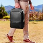 0226812458001---Mochila-Masculina-Executiva-De-Couro-Para-Notebook-Joa-Preto_H--2-